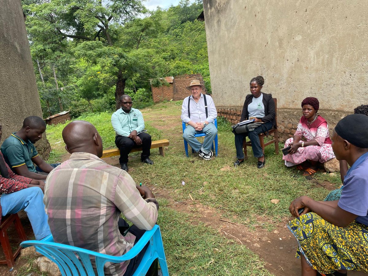 TembeyaMF's tweet photo. Big moves in Kasese! 💼 The Tembeya Microfinance team engaged the Bwenanule community in a powerful session on savings and financial literacy sharing knowledge, strengthening connections and empowering dreams. 🤝 https://t.co/020HuQhN5s