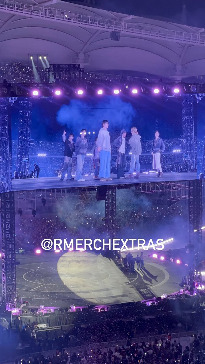 RMerchExtras's tweet photo. FINALLY SAW THEM AS 7 LAST SUNDAY IN GOYANG TEAM DAY 3 - 4/12/2026. APOBANGPO @BTS_twt (방탄소년단) 🫶🏻🥹💜

#방탄소년단 #BTS #BTS_WORLDTOUR_ARIRANG #BTS_WORLDTOUR_ARIRANG_GOYANG https://t.co/Jr91V4JOLh