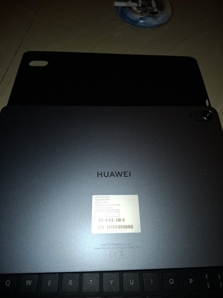 Rizkicaturrr's tweet image. Dijual HUAWEI MatePad 11.5 (6/128) 
Kondisi Unit:
Fisik: 98% 
Layar: Jernih, no dead pixel, no shadow.
100% Normal
Garansi: Agustus 2026
Charger &amp;amp; Kabel Data Original
Box
Smart Magnetic Keyboard
4.000.000 Nego
COD  ☎️ 085156387295
#jual #tablet #huawei