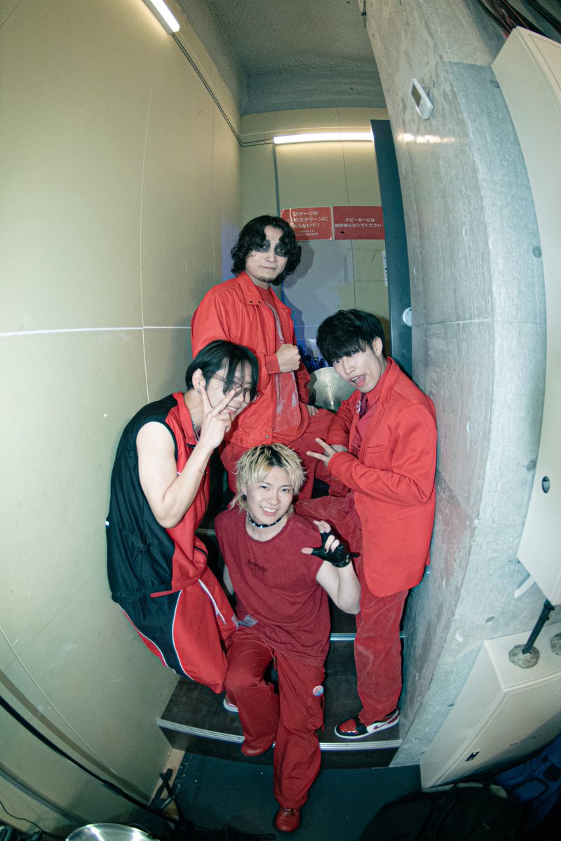 クレフィー tweet media