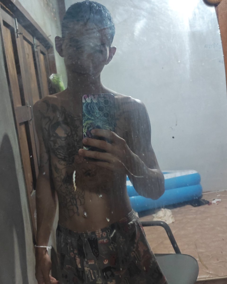 สายลับ tweet media