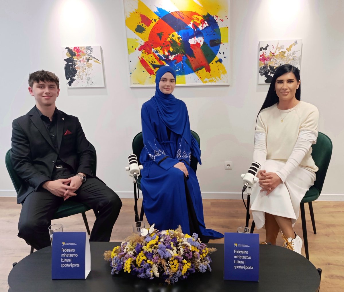 FMKS_GOV's tweet photo. 📌Objavljeno: Podcast „Koraci naslijeđa“

🗣️ Hamdija Hrustanović i Lamija Spahić – solisti i članovi hora Elči Ibrahim pašine medrese u Travniku s posebnom toplinom su se prisjetili nastupa koji im je ostao urezan u srca.

Podcast pogledajte na ➡️ https://t.co/5LSSroY73h https://t.co/HrX57Y9DGH