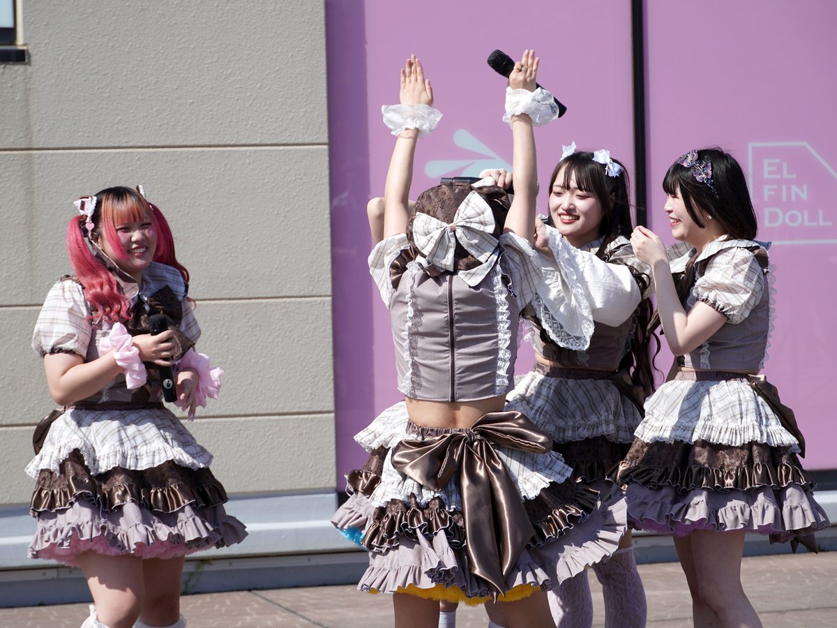よんもく tweet media