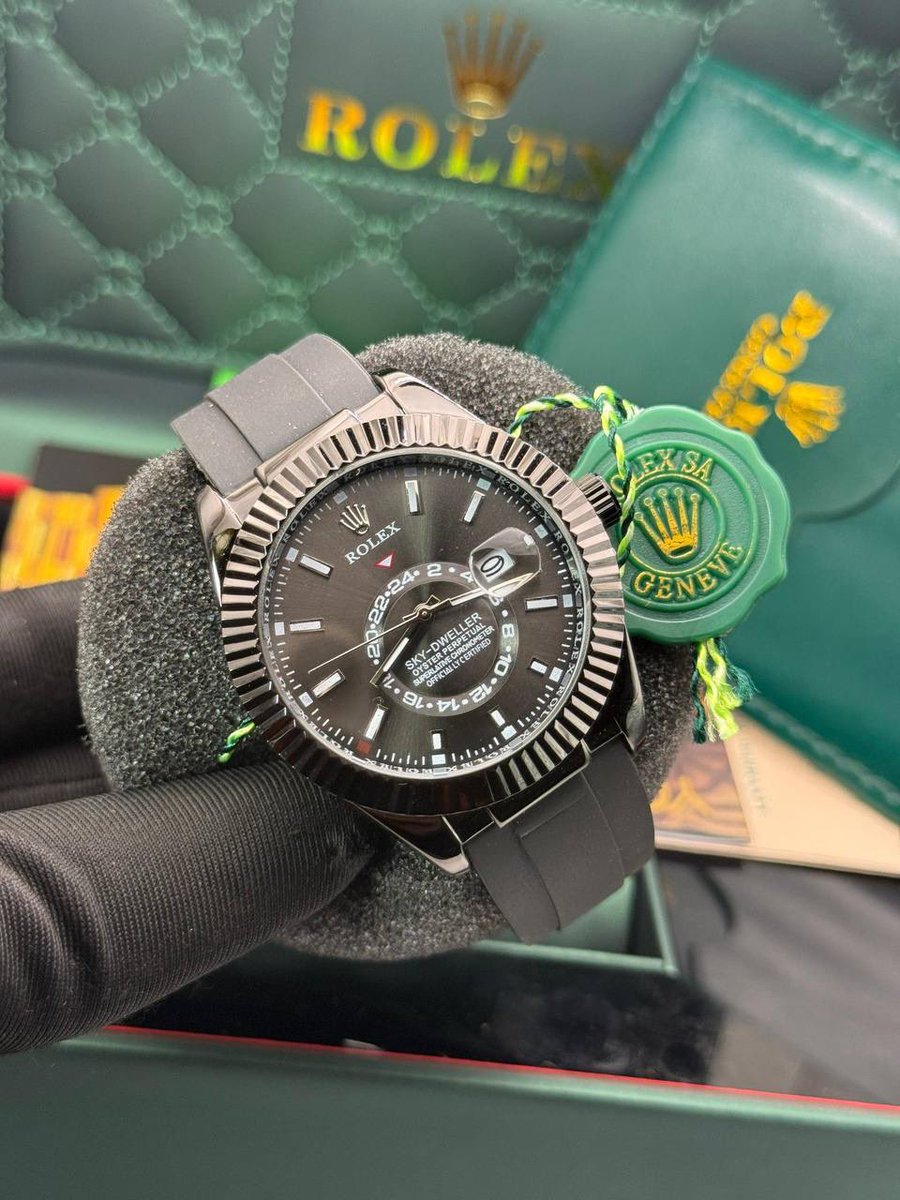 _boluuuuu's tweet photo. Rolex Rubber Strap
Price:-#25,000

Dm https://t.co/le32k30cuR on WhatsApp to order 

Pls RT🙏 https://t.co/3P8DAN5ICc
