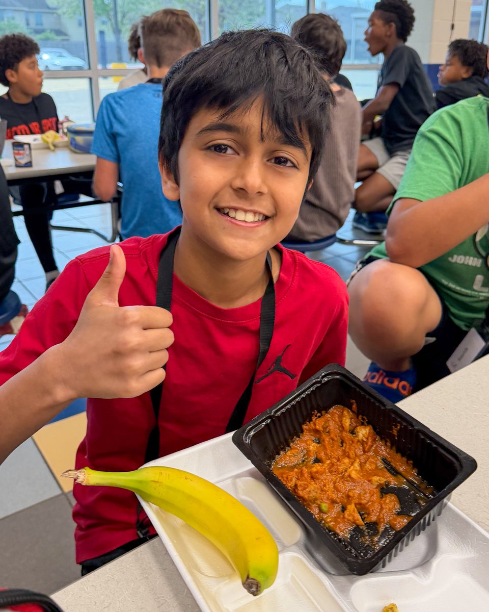 CFISDWarnerCafe's tweet photo. 💙 A closer look at the day our students explored Indian cuisine, from their first taste to excited reactions. A great example of how thoughtful menu planning brings culture and learning together. #ServingFoodAndLoveWithCare  #PowerUpCafe🧡 https://t.co/QIZWIMYvim