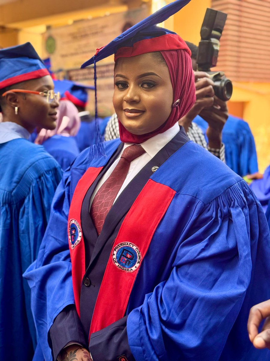 Pharm_husnah's tweet photo. Alhamdulillah, I was successfully inducted into the pharmacy profession by the Pharmaceutical Council of Nigeria on the 15/04/26. All praise and gratitude belong to Allah for this great milestone.
Alhamdulillah, I also emerged as the best graduating female student in Sokoto State https://t.co/mq6A1sTdSI