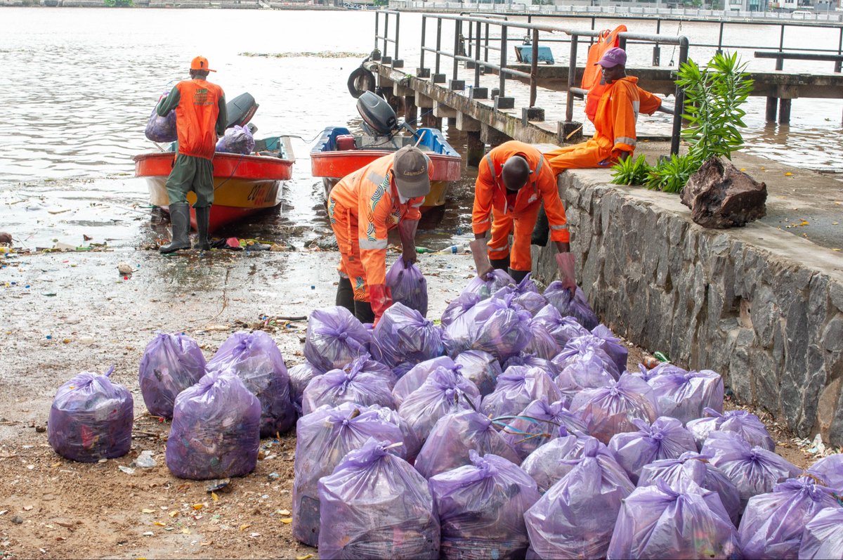 Lawma_gov's tweet photo. What goes into our water doesn’t disappear it comes back to us.
LAWMA is on ground clearing drainages and waterways, removing waste and tackling marine pollution to keep Lagos clean, safe, and flood-free.
Protecting our water starts with responsible habits from all of us.
#LAWMACares