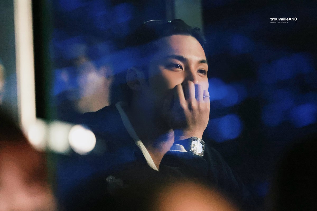 trouvailleAri0 tweet media