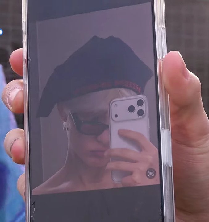 so jealous of treasure members bcs they could get nudes pics of jihoon freely ugh