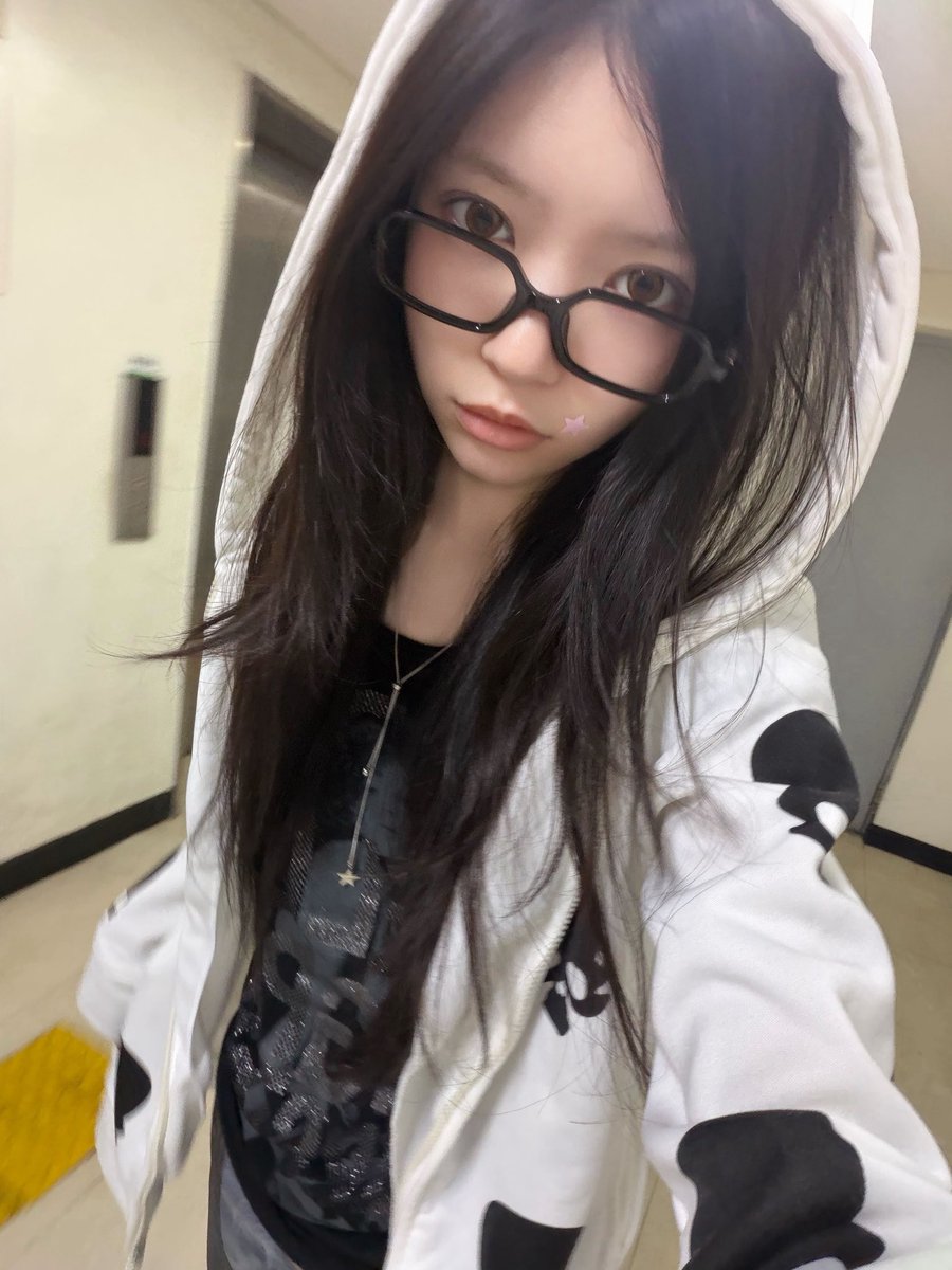 ILLIT WEVERSE tweet media