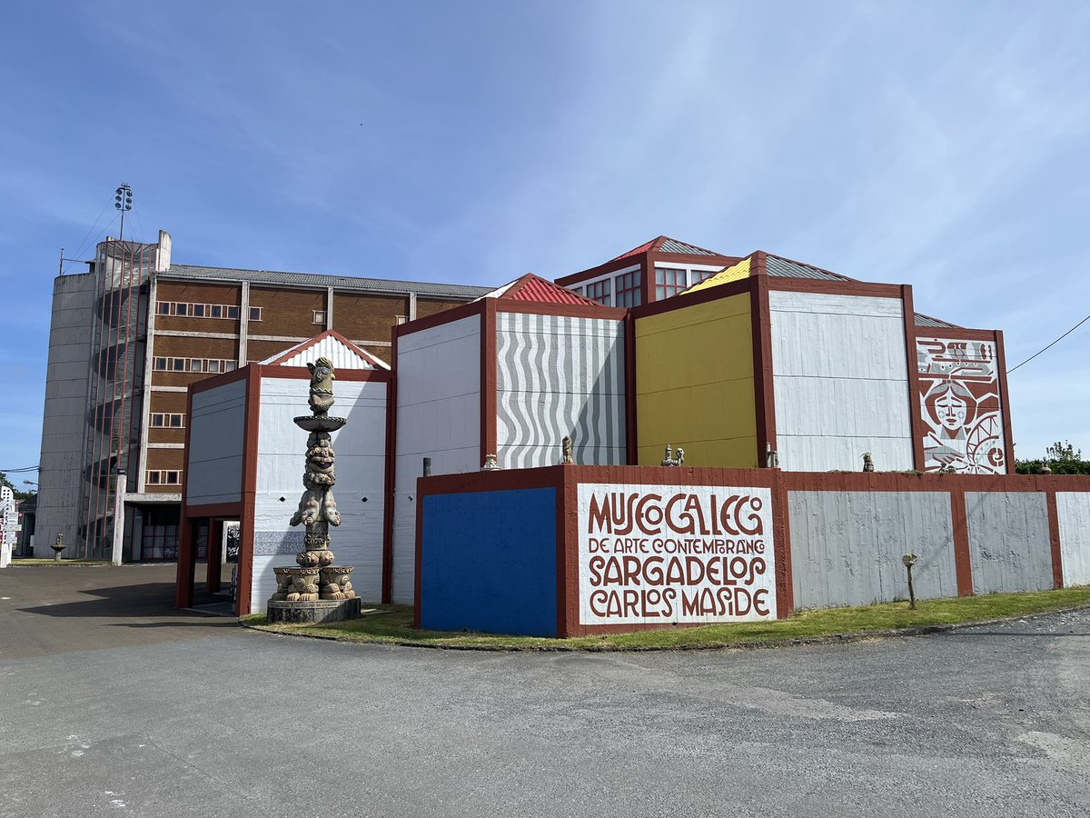SeixoDani's tweet photo. É unha pena o estado deste museo 😓 https://t.co/rdMD5VRDmw