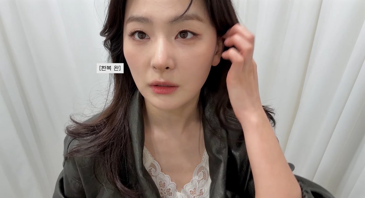 frndseul's tweet photo. girlfriend seulgi back on my screen life getting better https://t.co/aevjXIggFU