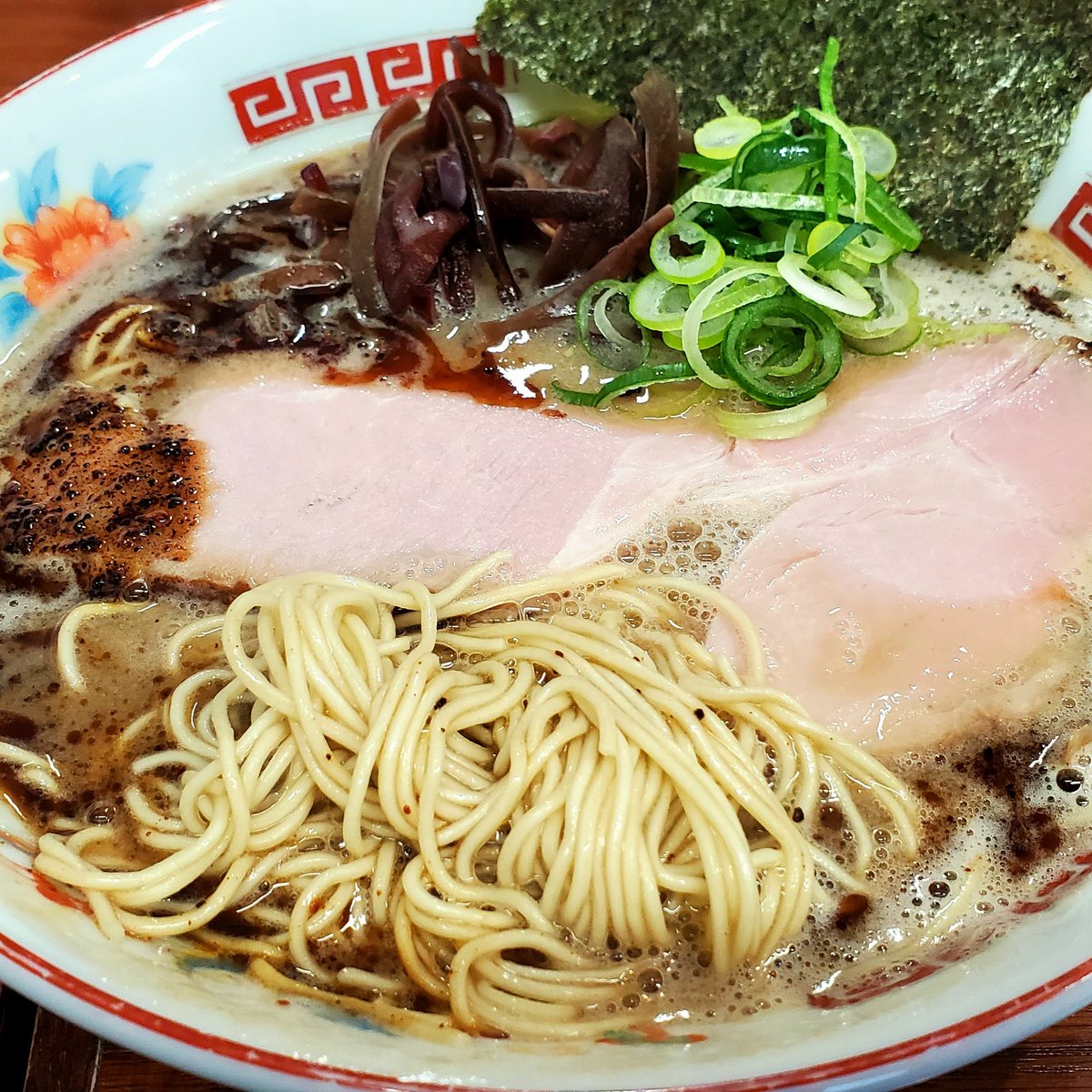 む tweet media