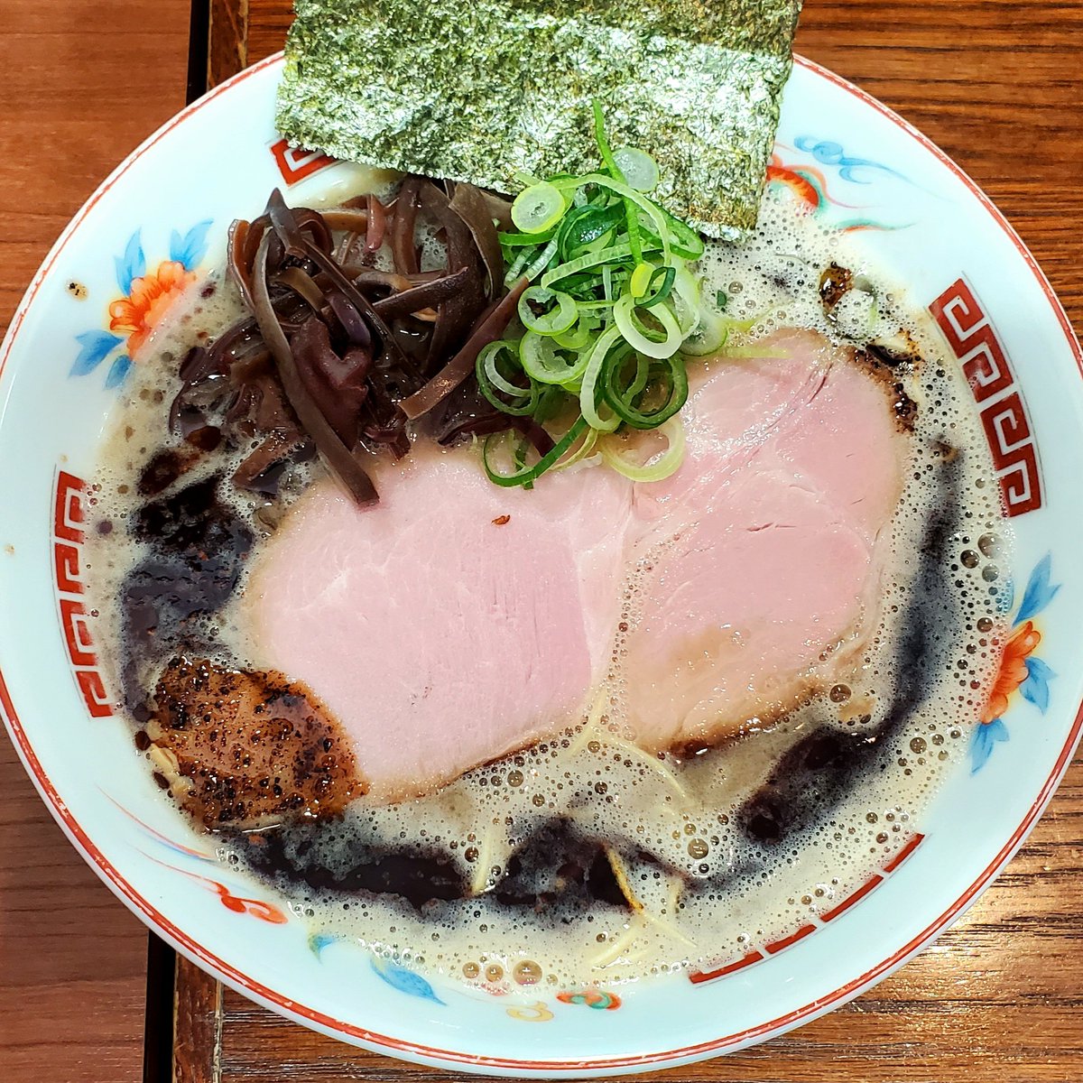 む tweet media