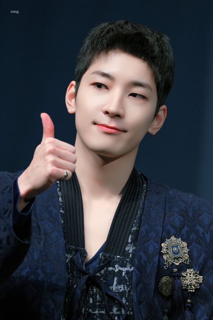 wonwoosih's tweet photo. Memaksakan cowo eug menjadi jww yg ini😂 https://t.co/m5KZ53Pqwa