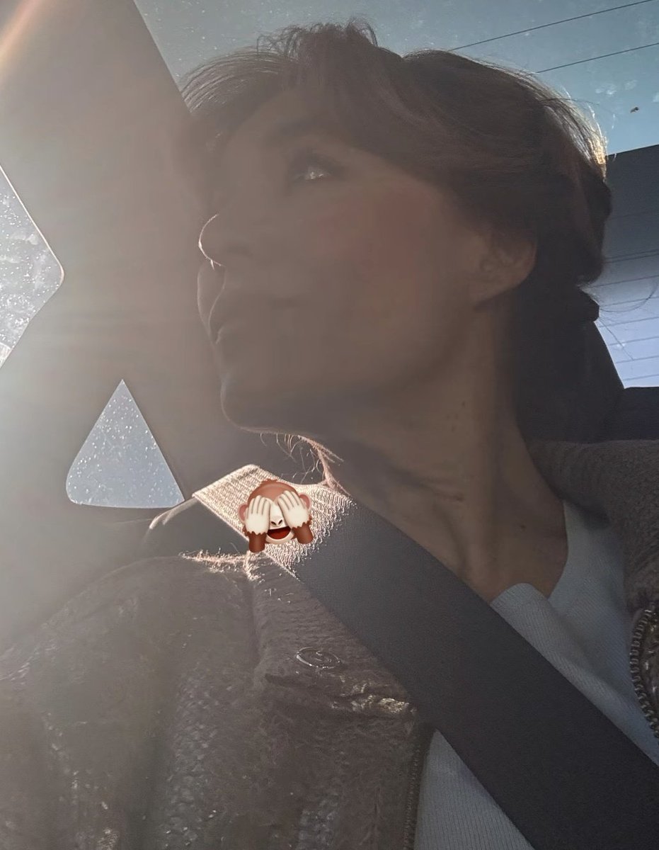 mafin_arg's tweet image. #Backstage x 3 

1) HOY Encuentro #Began ! Ellos no se rinden y en qué lugar 🤣

2) Ayer Damian en camarines DEJEN DE MATARLO.

3) B. Ayer grabó exteriores ... se viene! 

#SueñosDeLibertad