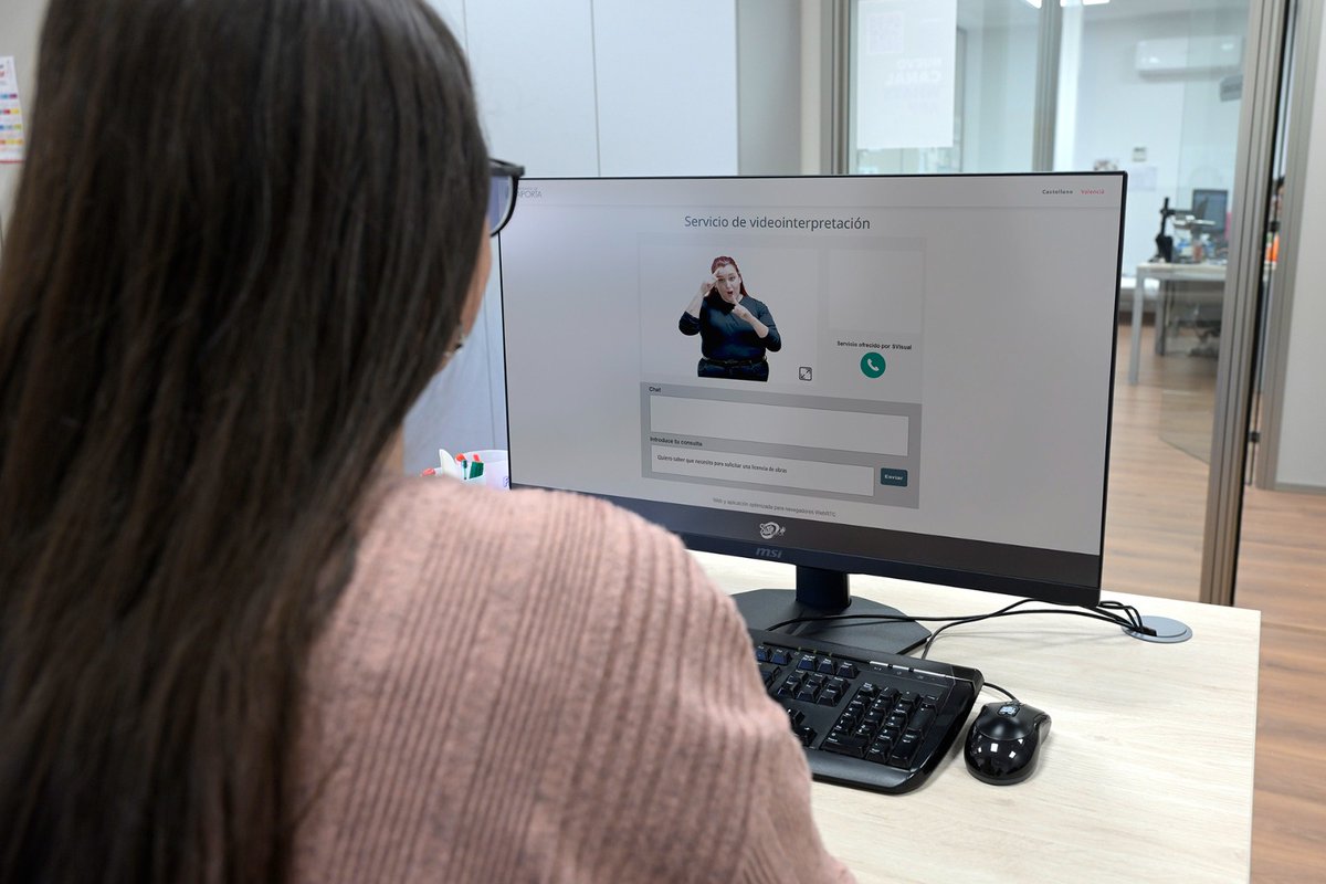 🟦 El Ayuntamiento de Paiporta ha dado un paso más hacia la inclusión incorporando un servicio de videointerpretación en lengua de signos en sus servicios de atención a la ciudadanía.

Gracias a este nuevo canal, las personas sordas podrán comunicarse de forma directa, accesible