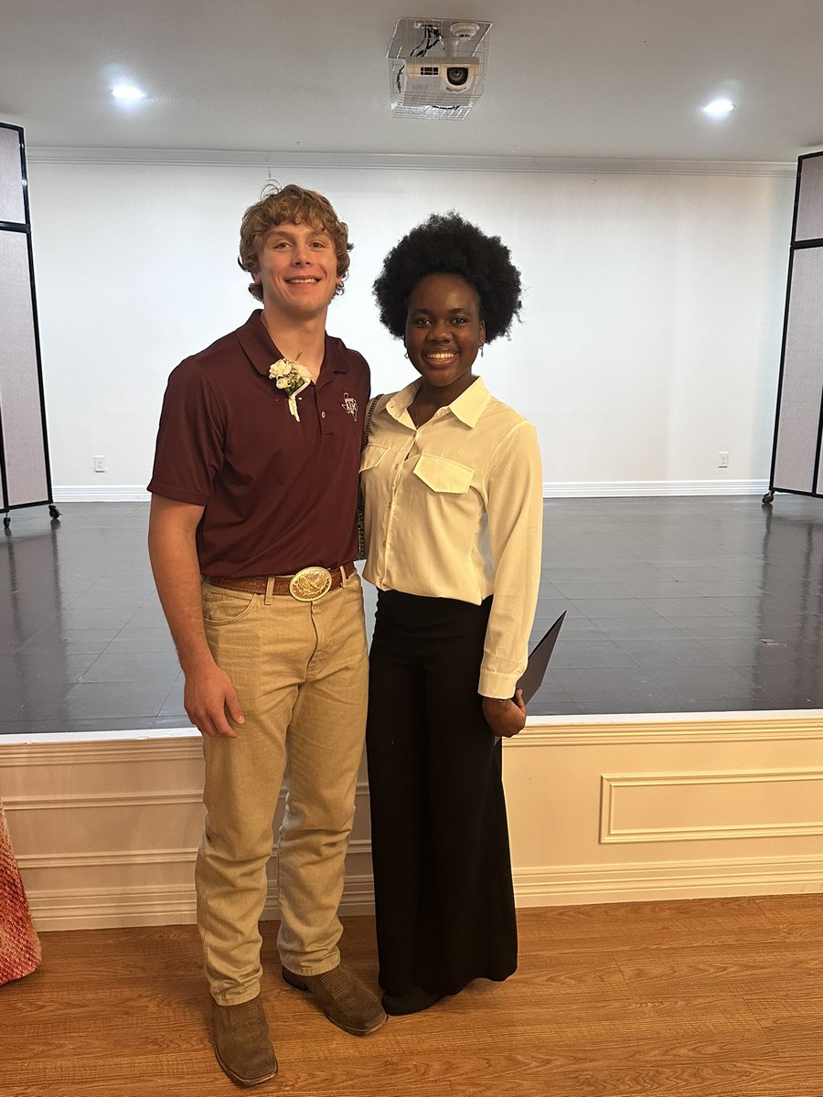 TheCoachFuller's tweet photo. Congratulations to these two @LakeHighlandsHS seniors! They were chosen among 160 applicants to receive this year’s @AltrusaRichTX Scholarship! So thankful for the amazing women of Altrusa & all of their continued support in @RichardsonISD! #risddreambig #risdmoves #risdgreatness https://t.co/wgBPJc5hxa