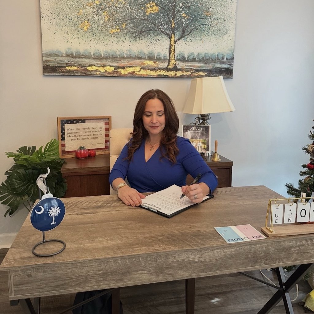 Dr. Elizabeth Enns tweet media