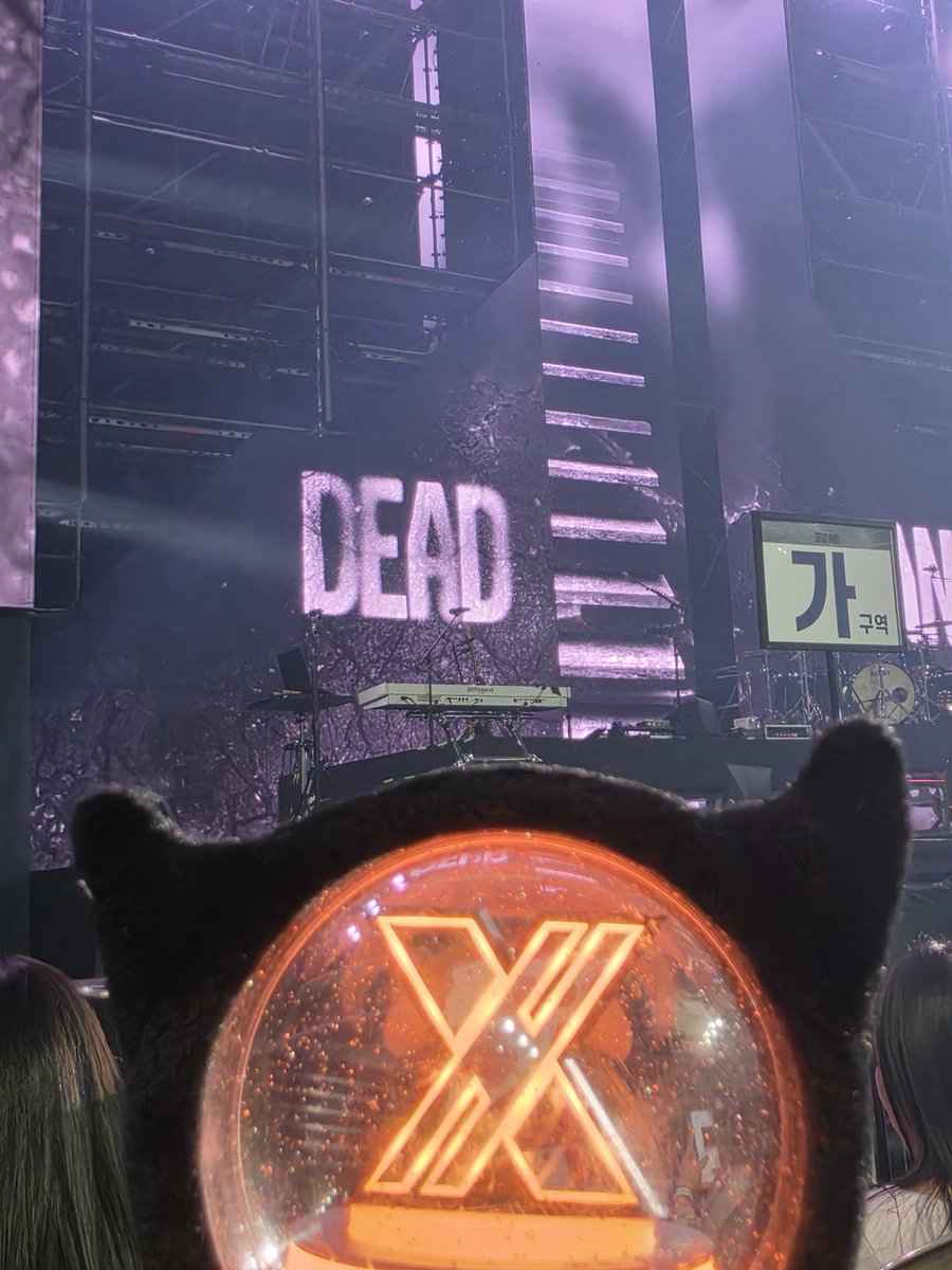 dixxdiy's tweet photo. 너무 앞이라 무서워요 https://t.co/XipyVePI6D