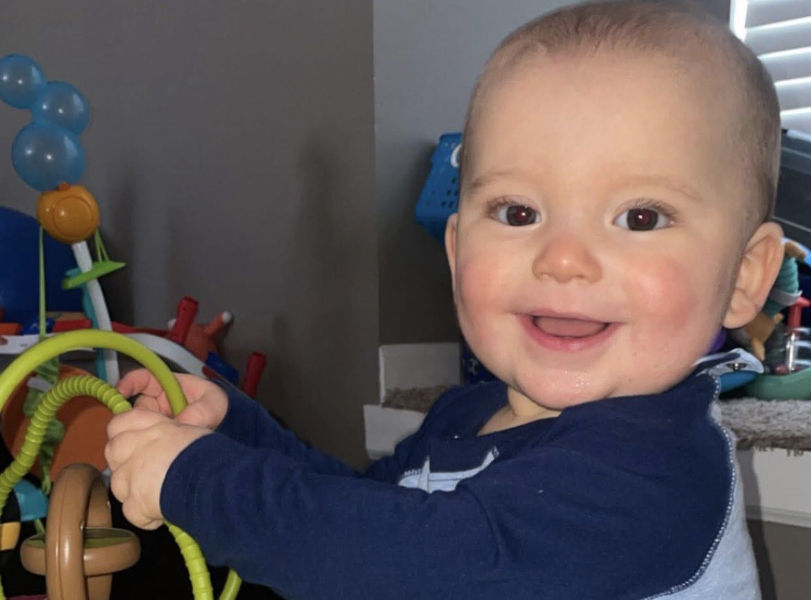CoachTSAB's tweet photo. How is the dude on the left already the dude on the right: how is it your first birthday already? Growing up way too fast there, Chunky Chan! https://t.co/pmvn5EdgtO