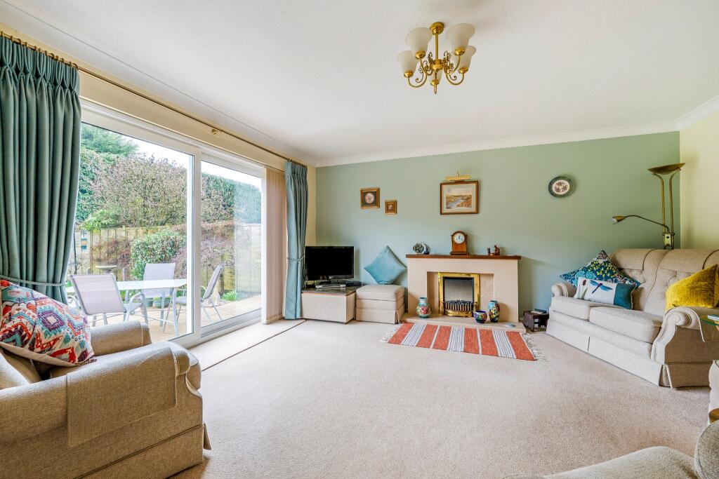 PearsonsEA's tweet image. Set on one of #Romsey's most sought-after roads just a mile from the town centre, this exceptional four-bedroom detached #home offers beautifully presented, extended accommodation 

Info- pearsons.com/properties/rom…

Call Pearsons Estate Agents Romsey office 01794 514516