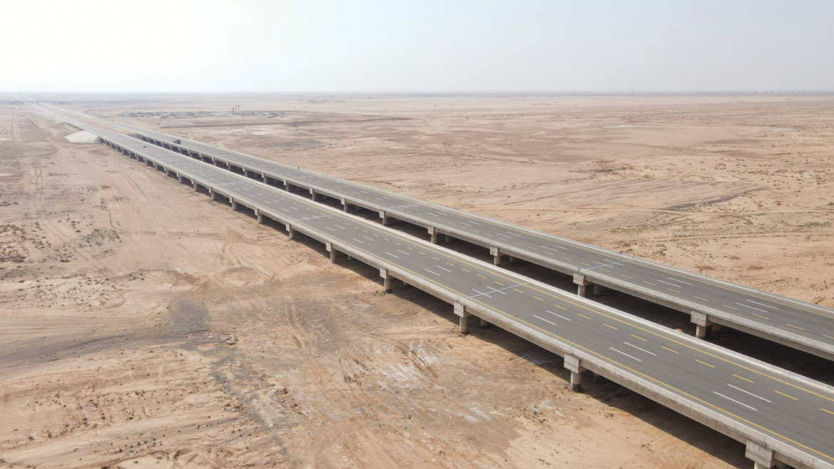 whm098's tweet photo. @smahyrwsam @Wabl_Burdy هذي صورته من جريدة الرياض قبل سنه تقريباً https://t.co/T04xuoBaav