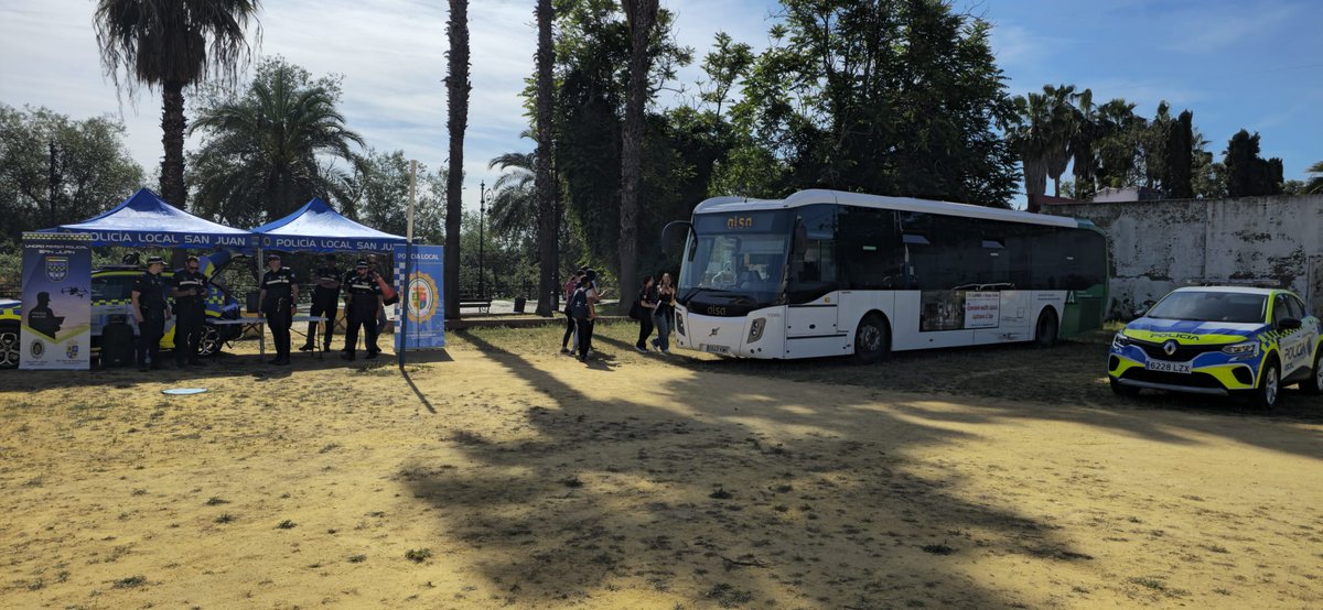 Tranvias de Sevilla tweet media