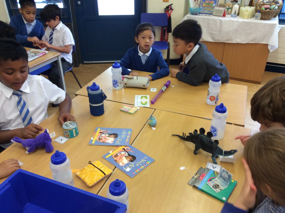ststephenscps's tweet image. We have been exploring money in our maths lessons this week. What is the value of each coin and note? #Year2 #Maths