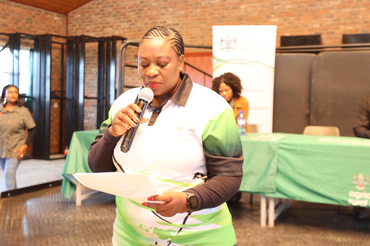 nwpg_dard's tweet image. FMD awareness is underway at Wolmaransstad Show Grounds 🌧️🐄
Farmers showed up despite the rain to learn how to protect their livestock.
Led by the Veterinary Office in Wolmaransstad.
#FMDAwareness #KnowledgeIsPower