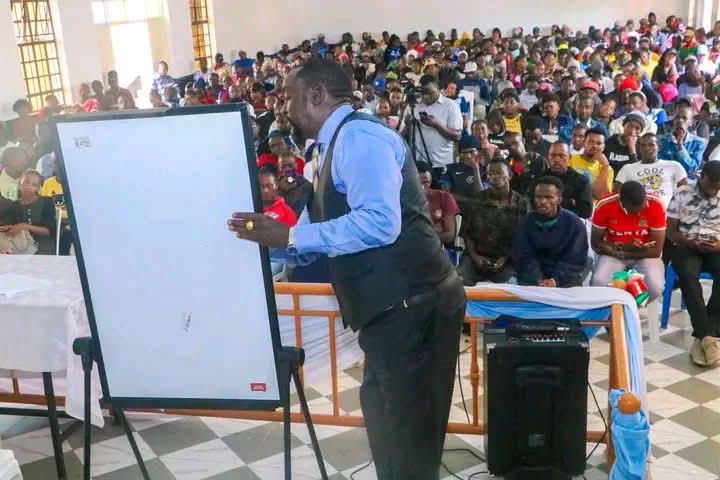 MethoJr's tweet photo. @Wavinya_Ndeti  utawezana na hii mazematics? 

Anyway, looking forward to your presentation demystifying how you've been spending our monies. https://t.co/SQCieCLEzw