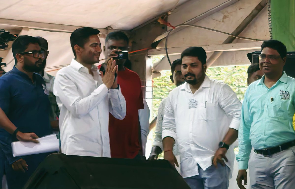 sumanaitc7's tweet image. গোপীবল্লভপুর বিধানসভার প্রার্থী অজিত মাহাত মহোদয়ের সমর্থনে,নির্বাচনী জনসভায় #BOSS 
#Jitbe_TMC #Jitbe_Bangla ✊🏽

@abhishekaitc @sumitt7