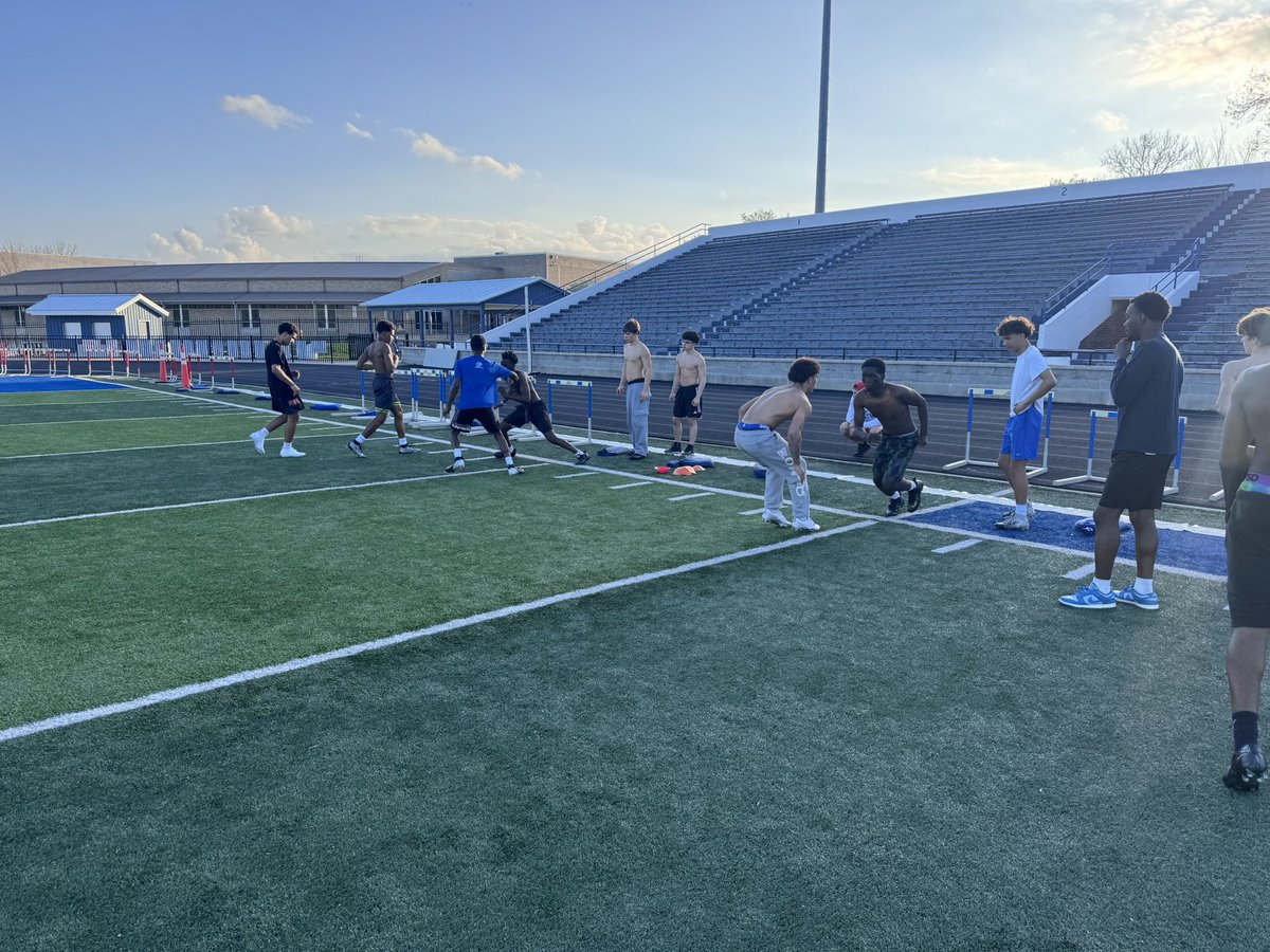 ElkhartLionsFB's tweet image. Spring Ball energy was Elite last night — guys flying around, bringing that juice, and coaches pushing and coaching players up every rep.

Week 1 in the books… and we’re just getting started.

Can’t wait to get back out there next week! #LEAD #Lions #SpringBall