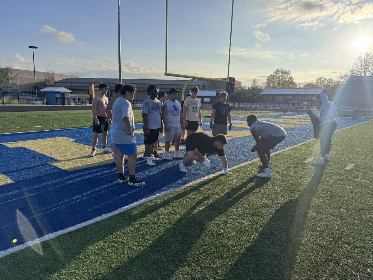 ElkhartLionsFB's tweet image. Spring Ball energy was Elite last night — guys flying around, bringing that juice, and coaches pushing and coaching players up every rep.

Week 1 in the books… and we’re just getting started.

Can’t wait to get back out there next week! #LEAD #Lions #SpringBall