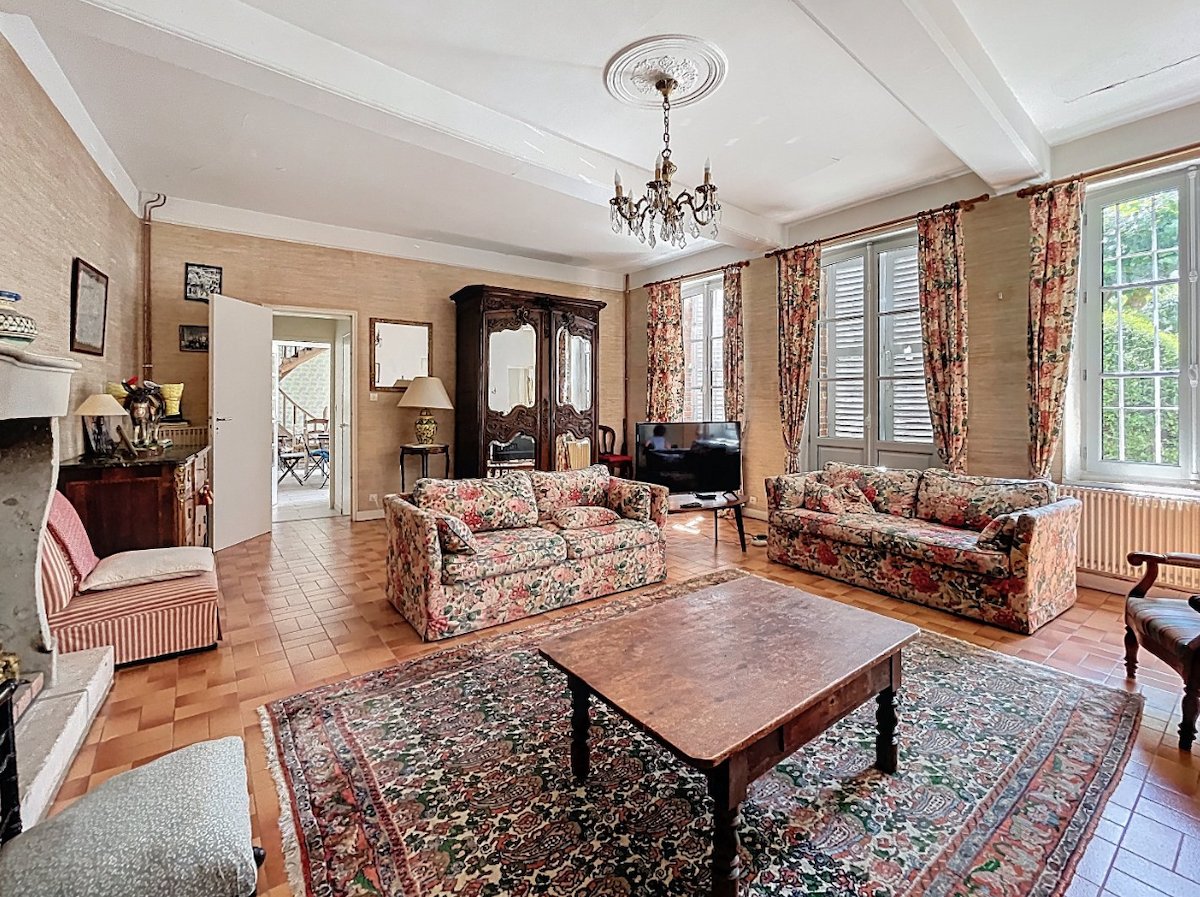 Cle_France tweet media