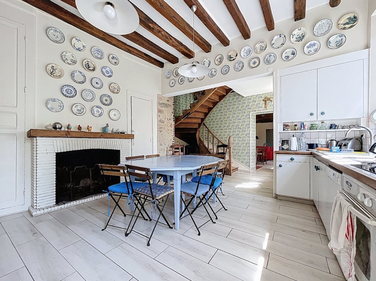 Cle_France tweet media