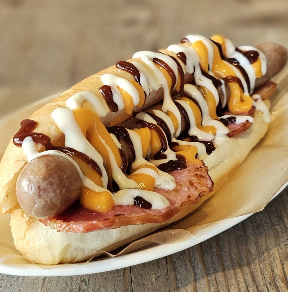 ドブ板通り商店街 公式 tweet media