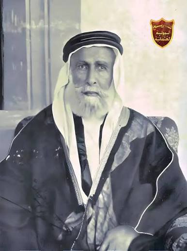 firas_huss's tweet photo. الخائن شريف والشريف خائن

من المفارقات التأريخية المؤلمة أن السني الذي يسمونه الشريف حسين تحالف مع الانكليز ضد دولة الخلافة العثمانية السنية.

بينما مراجع الشيعة الذين كانت تضطهدهم الدولة العثمانية السنية الطائفية افتوا بالجهاد مع الدولة العثمانية ضد الانكليز وبذلوا من اجل ذلك الٱف الشهداء ، ولم يلتفتوا الى مذهب الدولة العثمانية ولا إلى قومية الاتراك وقسوتهم المفرطة ولاسيما ضد الشيعة.

لقد افتى الشيعة بالجهاد حفاظا على بيضة الاسلام .

ولقد خان الشريف حسين الاسلام بحجة العروبة.

ولقد وفى الشيعة للاسلام لأنهم أبناء الامة الإسلامية لا أبناء الجغرافية والقومية.

المفارقة التأريخية أن الخائن الكبير لحد الآن يسمونه شريف مكة .

بينما يتهم الشيعة زورا وبهتانا بأنهم يتأمرون على الاسلام