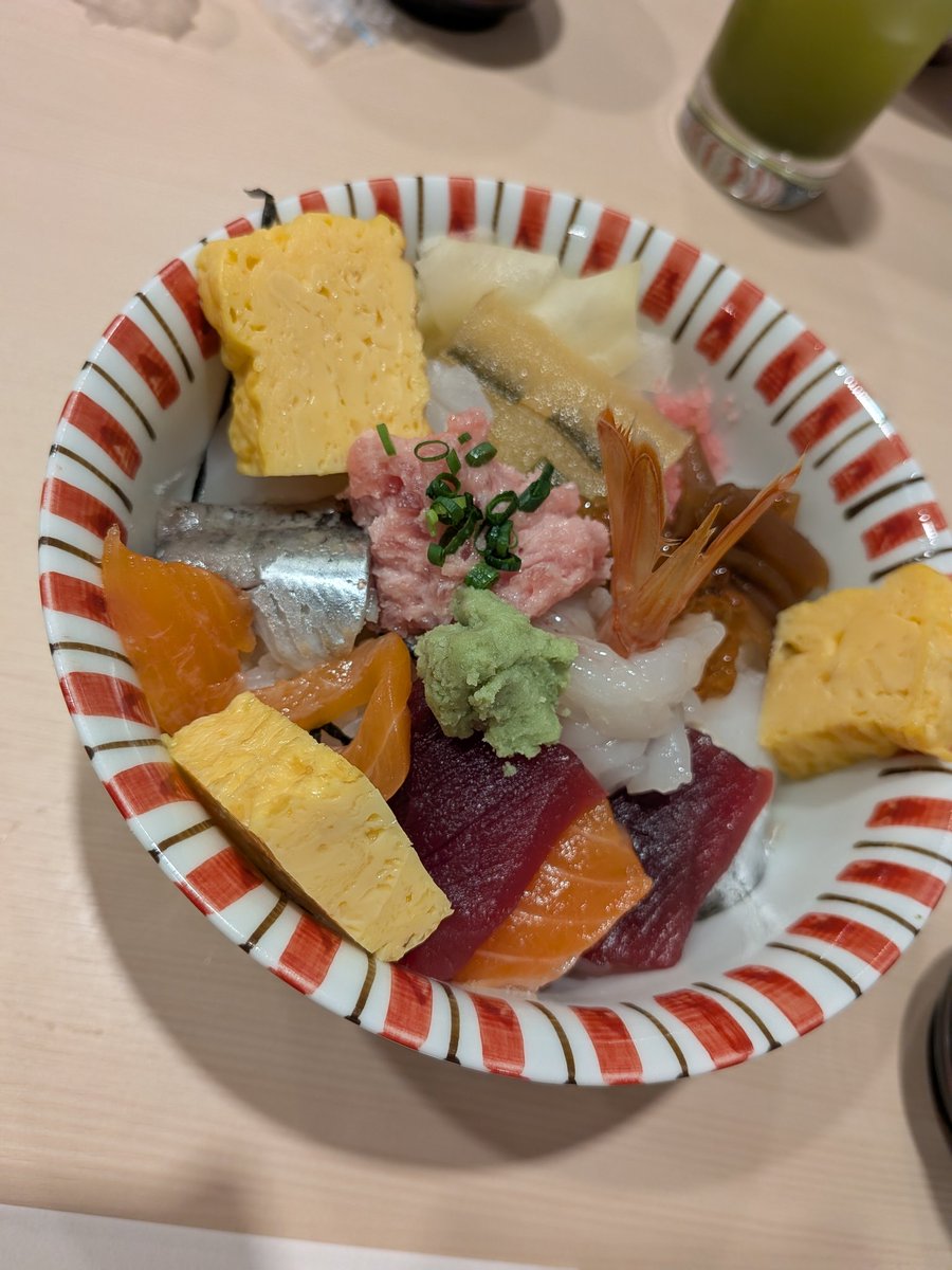 kasiwayuina0720's tweet photo. 応援コメントたくさん
ありがとう!!
無事、自分の１００%を
出し切れました！
みなさんに感謝🌸

写真は、おじいちゃんと
食べた、ばらちらし〜 https://t.co/pHVYDbgQ6H