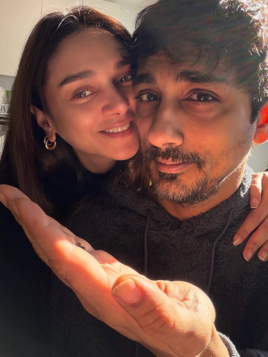 filmfare's tweet image. #AditiRaoHydari shares adorable pictures on husband #Siddharth's birthday. 😍

#Celebs