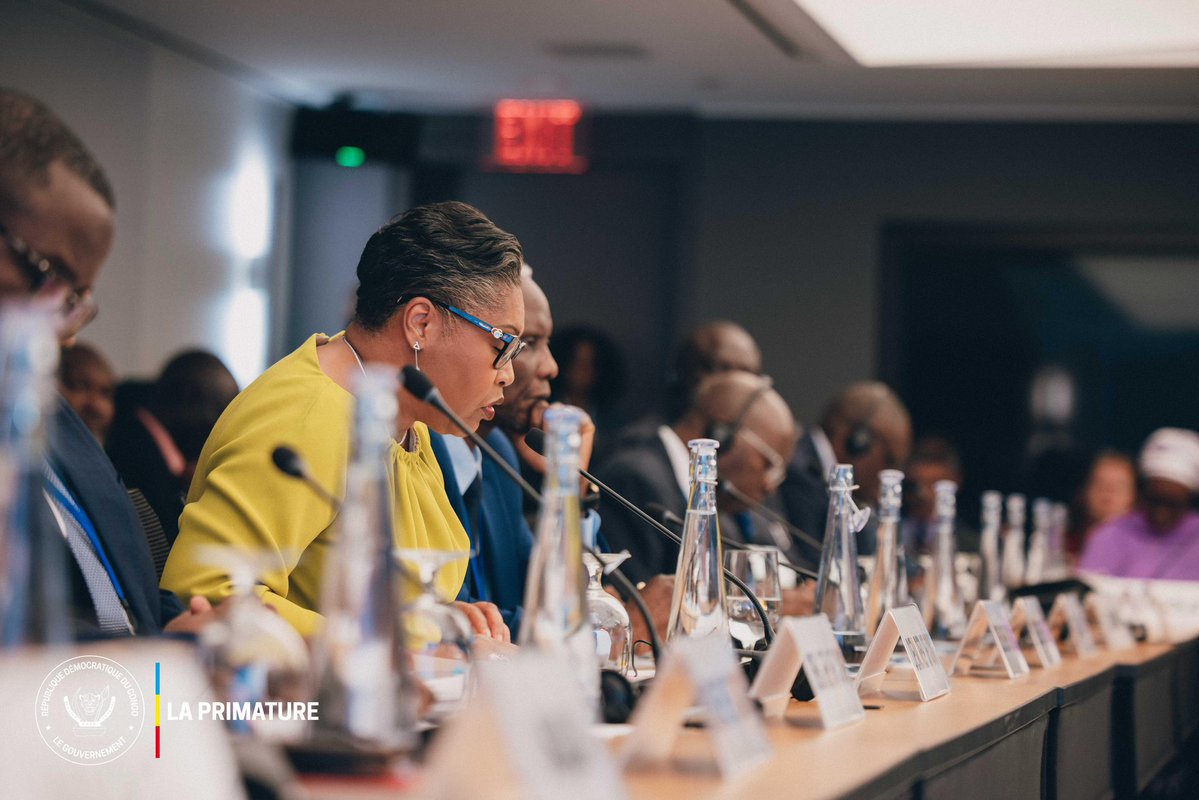 PrimatureRDC's tweet image. #RDCongo #Washington2026 #Économie
16 avril 2026 | En marge des Réunions de printemps du Groupe de la Banque mondiale et du Fonds monétaire international (FMI), la Première Ministre, Cheffe du Gouvernement, Judith Suminwa Tuluka, a pris part à une réunion stratégique consacrée au