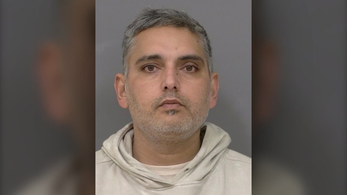 401_da_sarpanch's tweet image. #REPORT: Peel Police Arrest 40-YO Repeat Offender, Varinder Dhillon Of Brampton For Using A Transport Truck To Steal A Shipping Container With Hurricane Melissa Relief Supplies In📍Mississauga. Dhillon Is Charged With:

🔺Break &amp;amp; Enter &amp;amp; Commit.
🔺Theft Over 5000 X2.
🔺Property