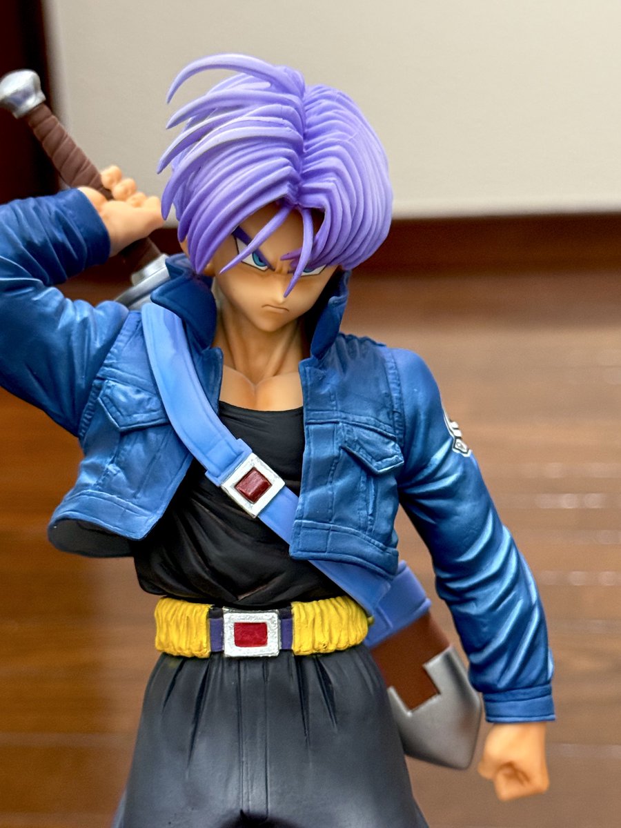 ドラゴンボールレジェンズのトランクス彩色ミスがありますね。 剣の鞘