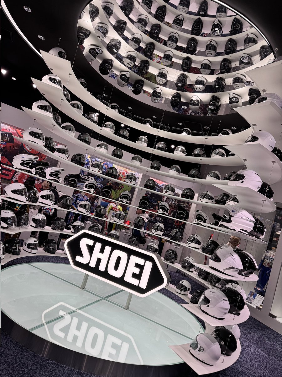 kakeruokunuki31's tweet image. 本日オープンしたSHOEI HELMET PARKに行ってきました！
⁡実際に製造工程の動画を見て、改めて自分が使っているヘルメットの性能と信頼性の高さを実感しました。
⁡ピザもめちゃくちゃ美味しかったです😋⁡
⁡⁡バイクに乗る方なら、ぜひ1度体感してみてください！！⁡
#SHOEI #SHOEIHELMETPARK⁡