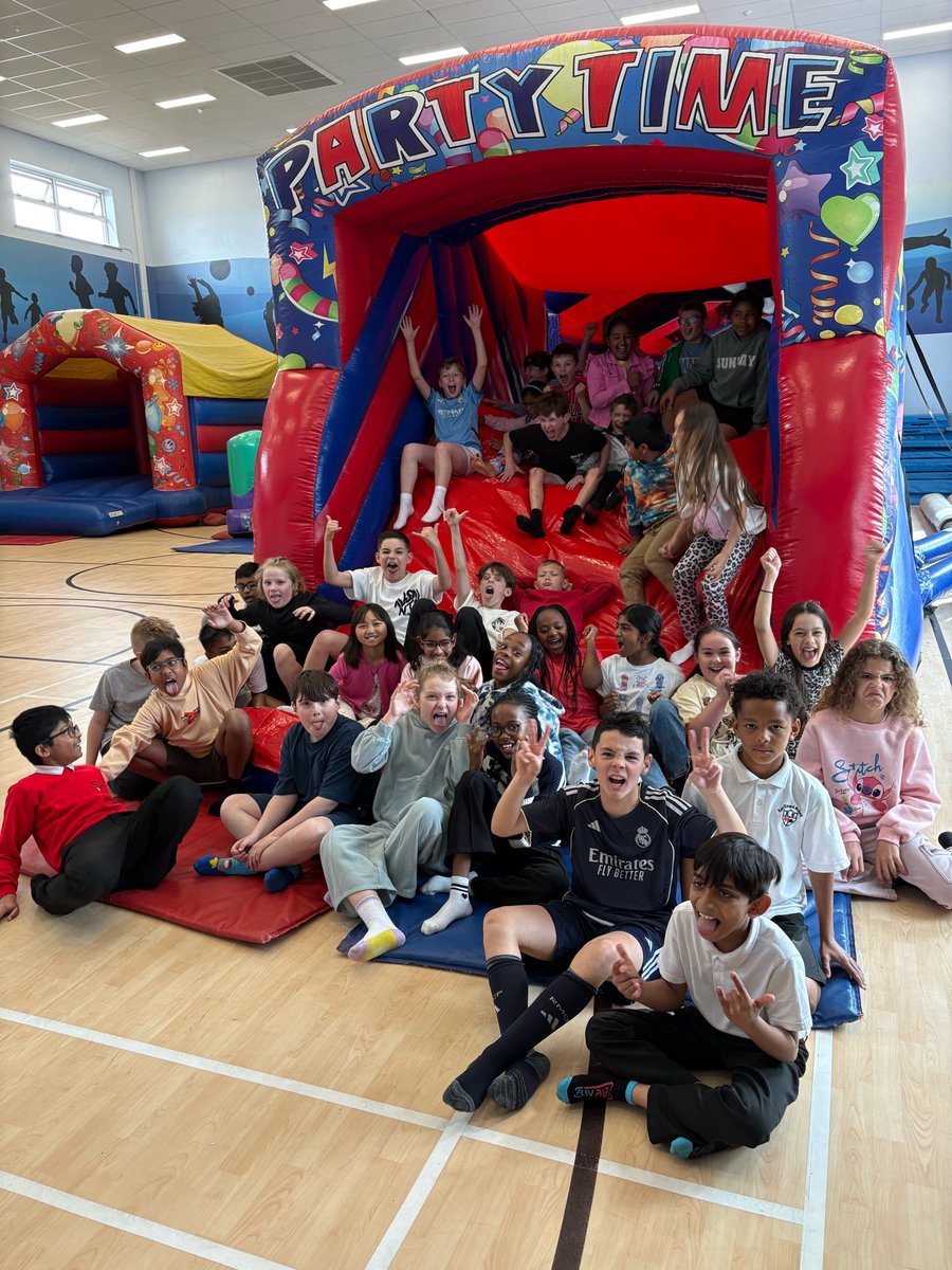 Leechapelsch's tweet image. Crazy times in the sports hall as year 5 enjoy some inflatable fun 🤩🤪 

#weareleechapel #inflatables