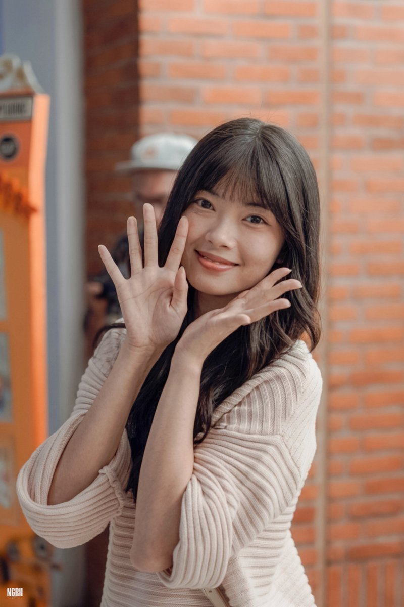 ngimamin's tweet image. 🤍 #TGIF @A_FionyJKT48