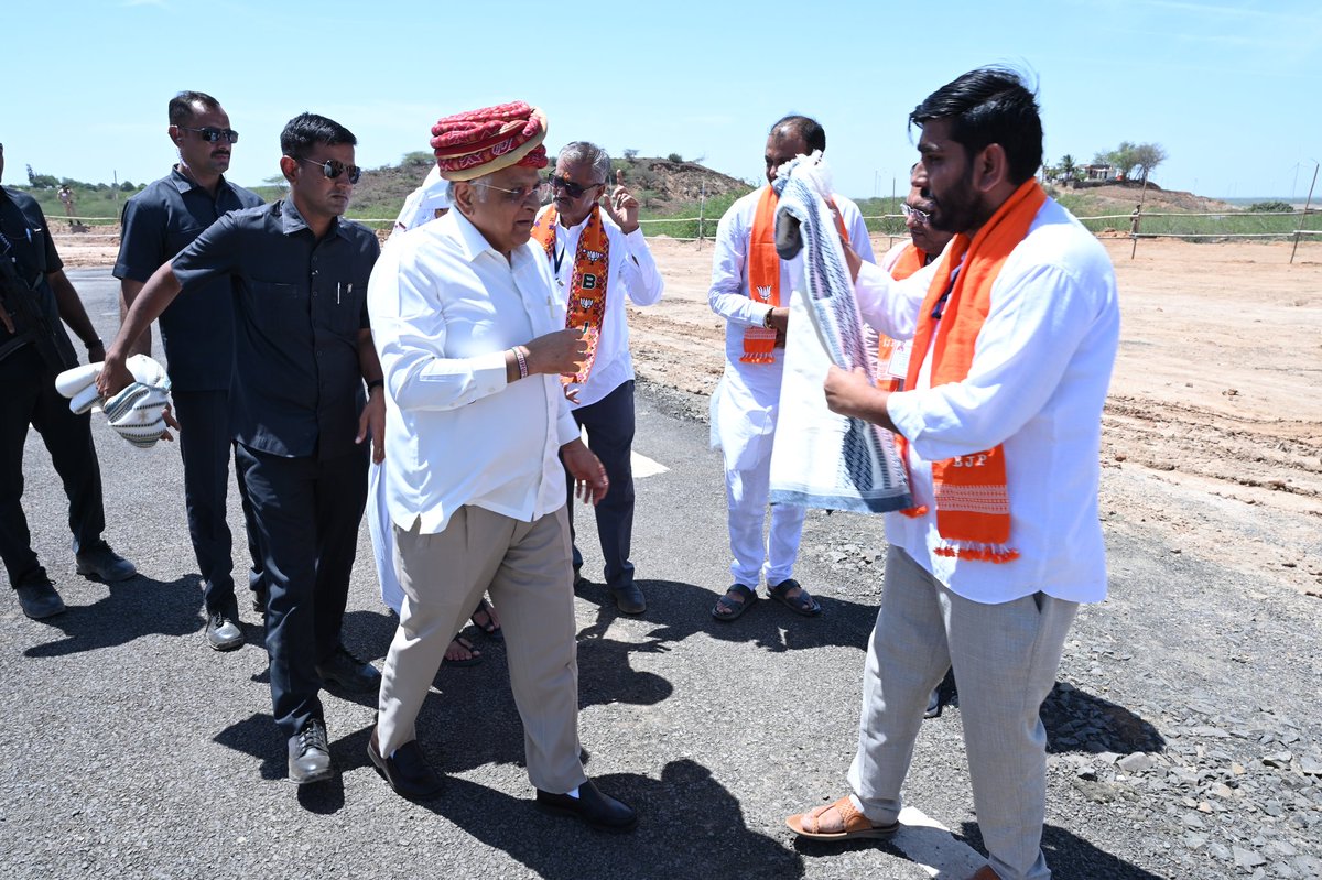 ગુજરાત ના યશસ્વી મુખ્યમંત્રી શ્રી <a href="/Bhupendrapbjp/">Bhupendra Patel</a> સાહેબ નું માતાનામઢ ખાતે સ્વાગત કર્યું.