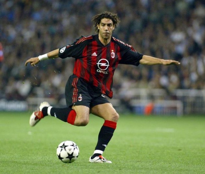 iIhamzada's tweet photo. Apa komentar pemain sepak bola yang paling terngiang di ingatanmu? 

Aku: Manuel Rui Costa

Dia bilang, "Begitu Milan mengalir melalui nadimu, itu akan mengalir selamanya dalam darahmu." https://t.co/HQzswHjYeG