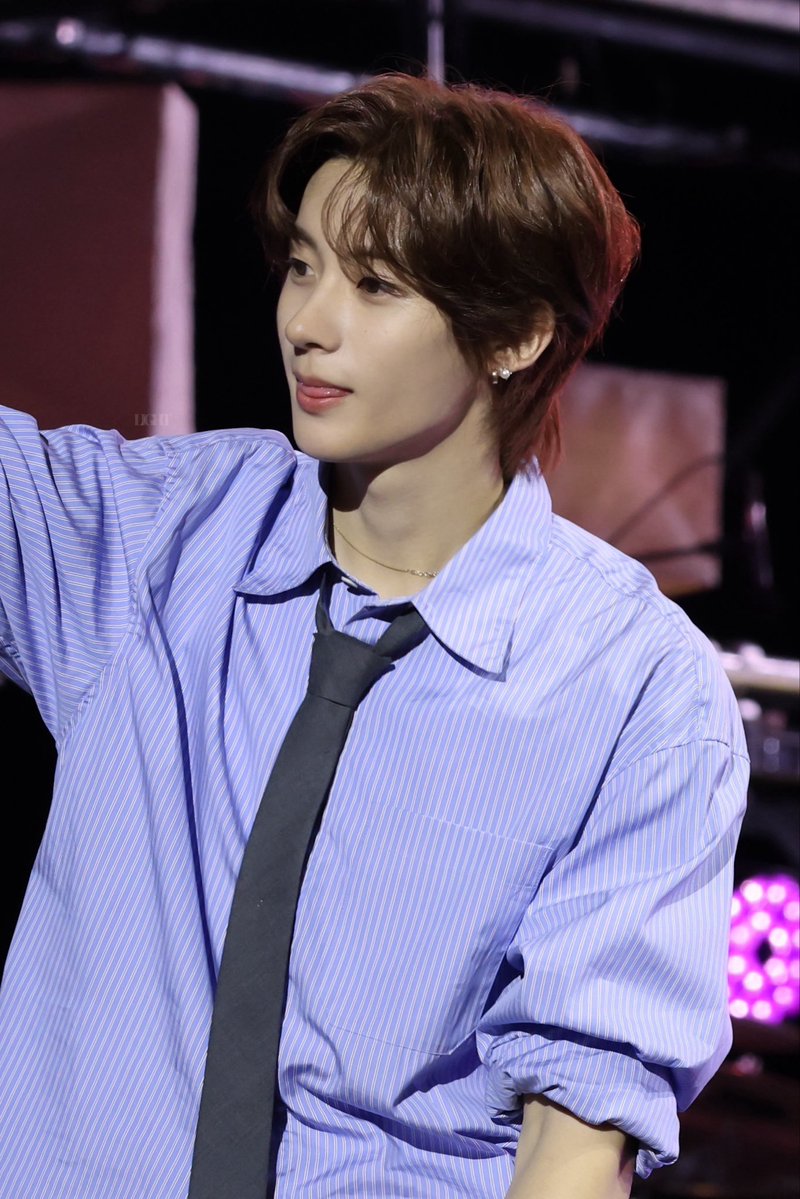 𝐋𝐈𝐆𝐇𝐓 tweet media