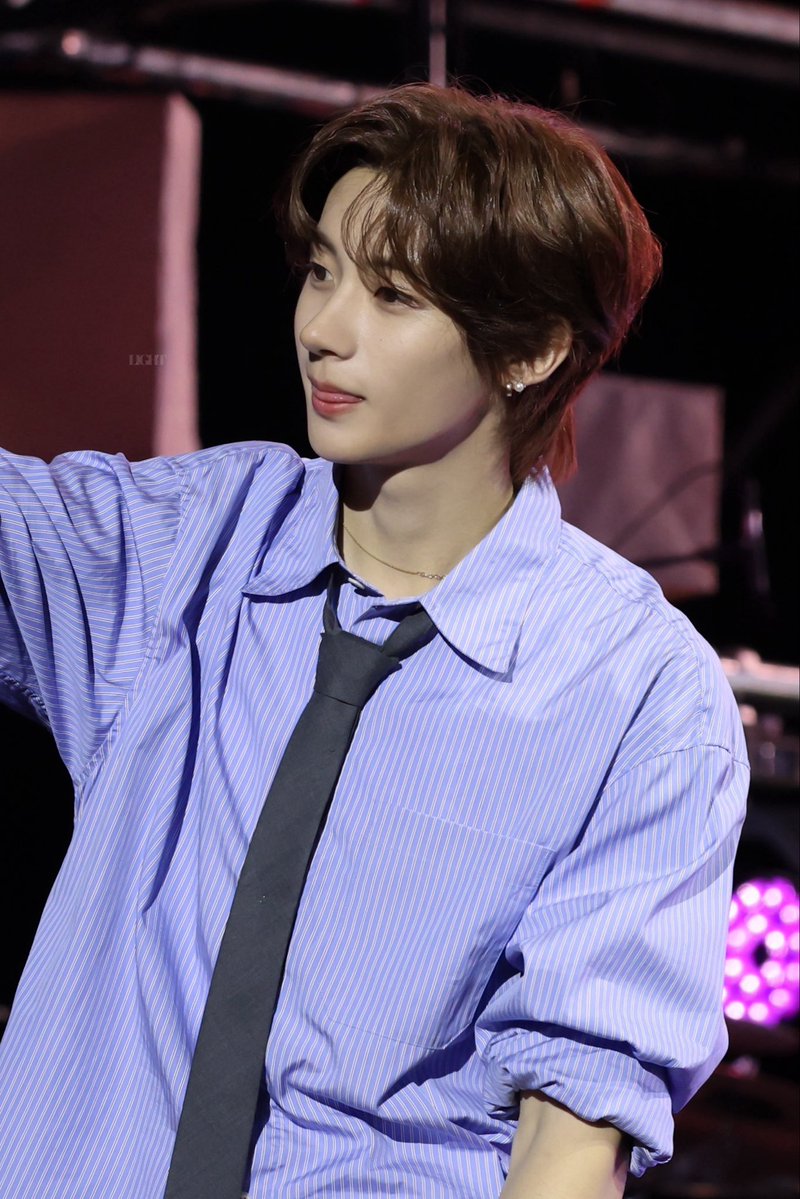 𝐋𝐈𝐆𝐇𝐓 tweet media